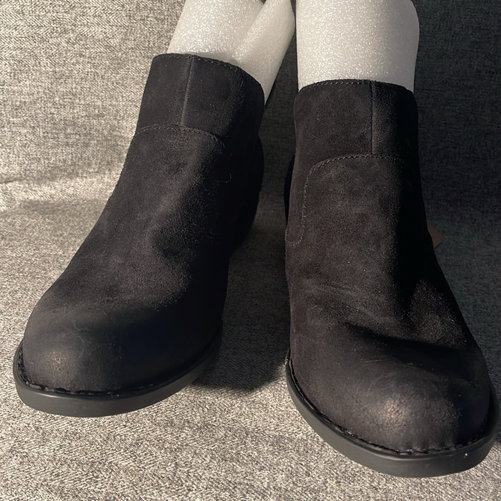 Born Black Leather Suede Look Shortie Zip Slip On Bootie Boot Sz 11 - Picture 2 of 3